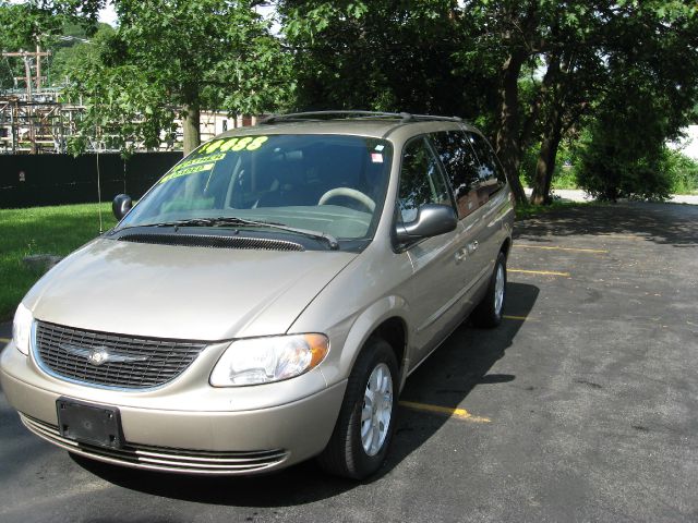 2003 Chrysler Town and Country 2WD 4dr SE