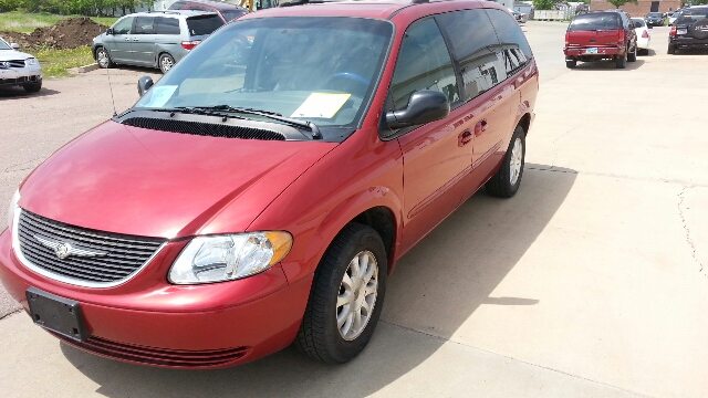 2003 Chrysler Town and Country 2WD 4dr SE