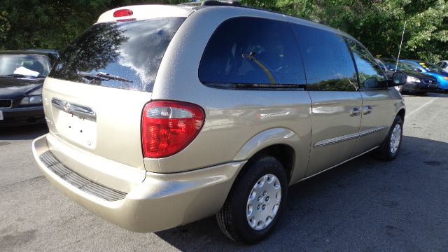 2003 Chrysler Town and Country Base