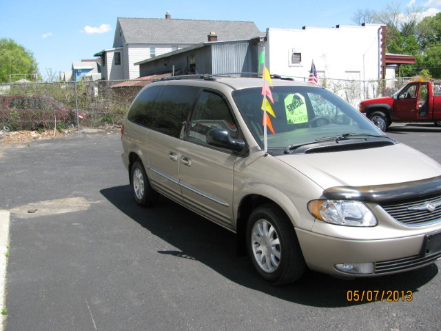 2003 Chrysler Town and Country H6 L.L. Bean