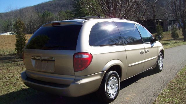 2003 Chrysler Town and Country Quad Coupe 3