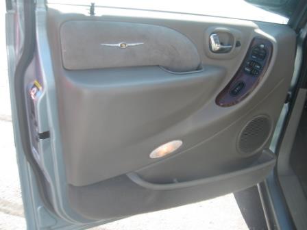 2003 Chrysler Town and Country SLT 25