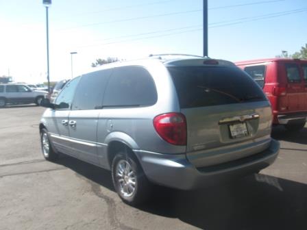 2003 Chrysler Town and Country SLT 25