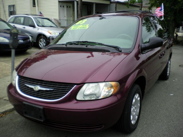 2003 Chrysler Town and Country Quad Coupe 3