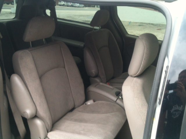 2003 Chrysler Town and Country SLE 1500 EXT