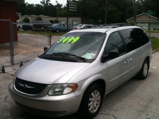 2003 Chrysler Town and Country SLE 1500 EXT