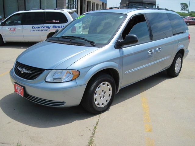 2003 Chrysler Town and Country Quad Coupe 3