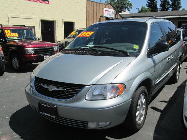 2003 Chrysler Town and Country H6 L.L. Bean