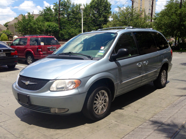 2003 Chrysler Town and Country Level 2 Stunning CAR