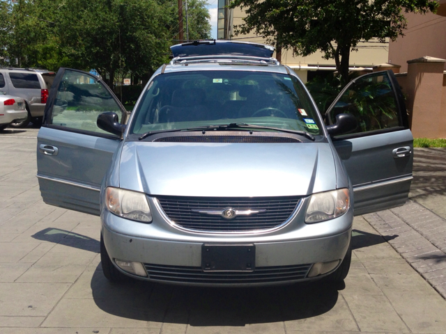 2003 Chrysler Town and Country Level 2 Stunning CAR