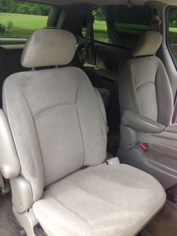 2003 Chrysler Town and Country Base