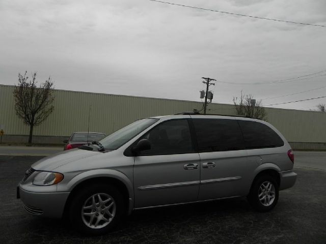 2003 Chrysler Town and Country Quad Coupe 3