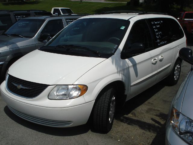2003 Chrysler Town and Country LT Extended,8 FOOT BOX