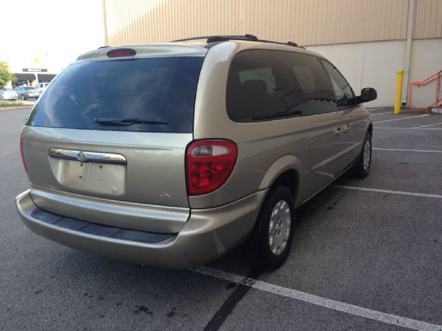 2003 Chrysler Town and Country Base