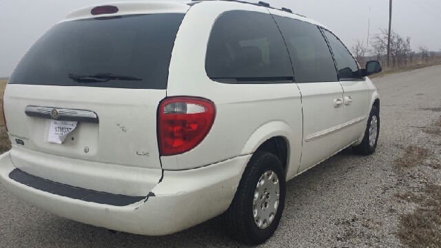2003 Chrysler Town and Country Quad Coupe 3