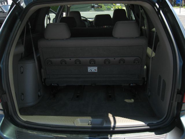 2003 Chrysler Town and Country Quad Coupe 3