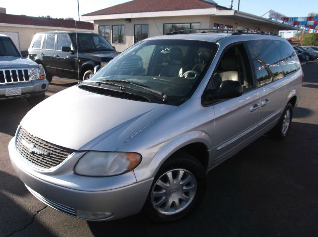 2003 Chrysler Town and Country Quad Coupe 3