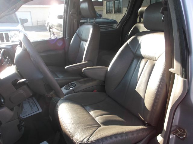 2003 Chrysler Town and Country Quad Coupe 3
