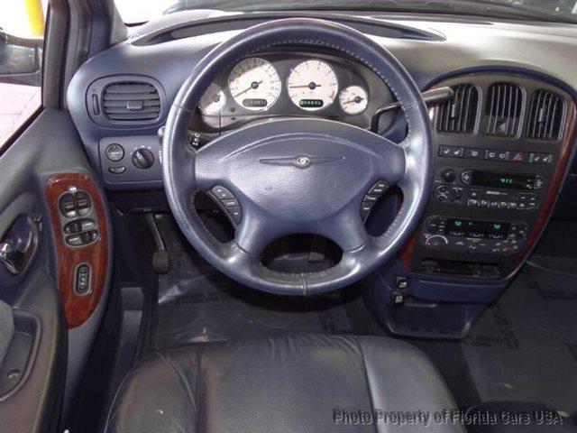 2003 Chrysler Town and Country A7X9