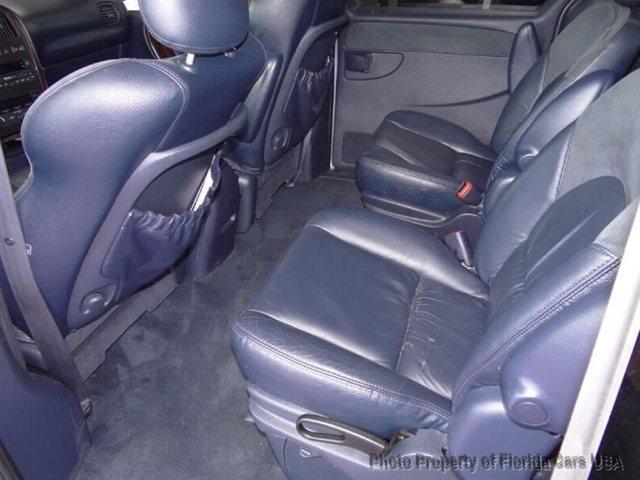 2003 Chrysler Town and Country A7X9