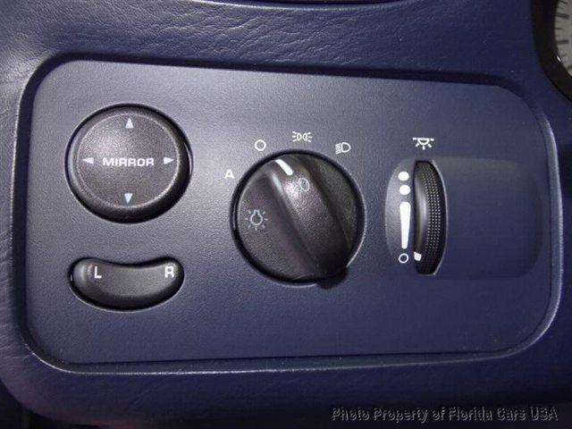 2003 Chrysler Town and Country A7X9