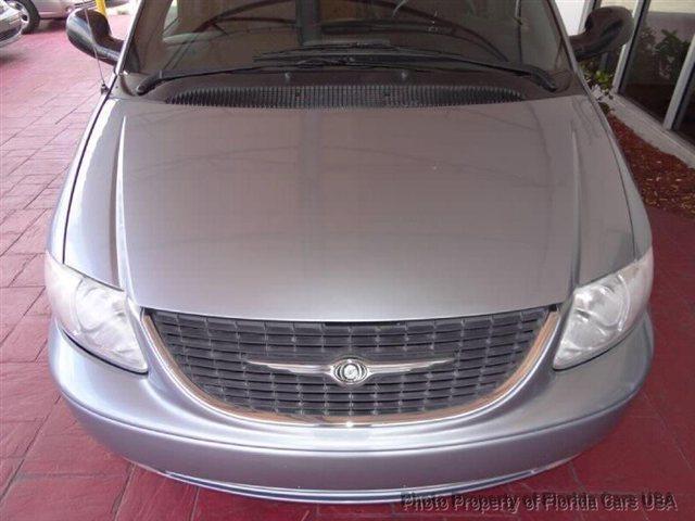 2003 Chrysler Town and Country A7X9