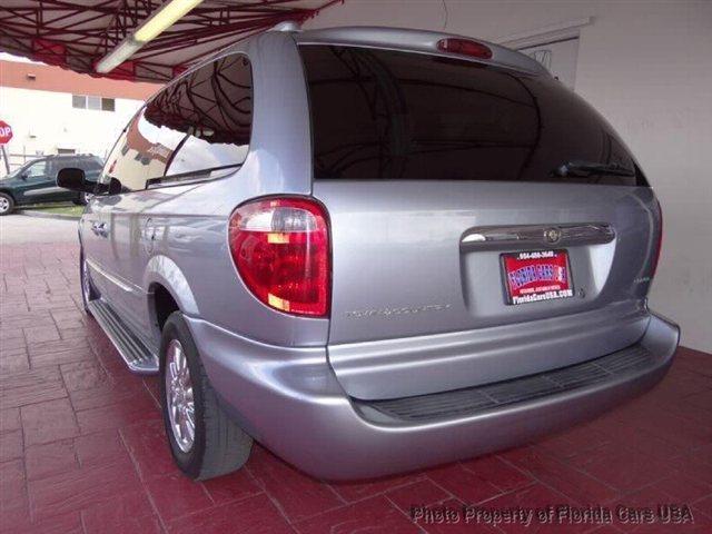 2003 Chrysler Town and Country A7X9