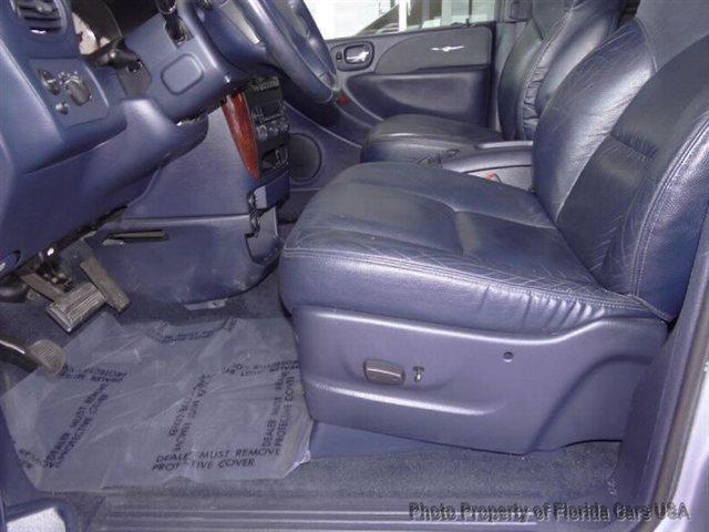 2003 Chrysler Town and Country A7X9