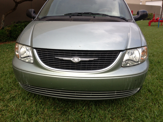 2003 Chrysler Town and Country Unknown