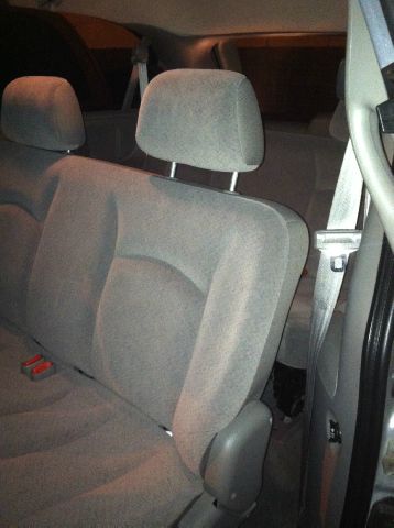 2003 Chrysler Town and Country Quad Coupe 3