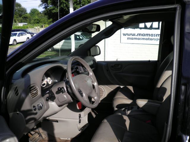 2003 Chrysler Town and Country Quad Coupe 3