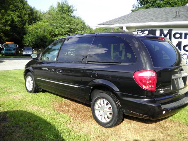 2003 Chrysler Town and Country Quad Coupe 3