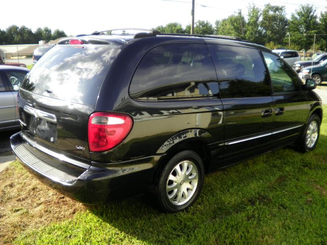 2003 Chrysler Town and Country Quad Coupe 3