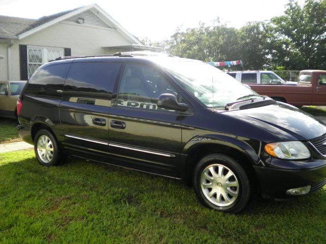2003 Chrysler Town and Country Quad Coupe 3