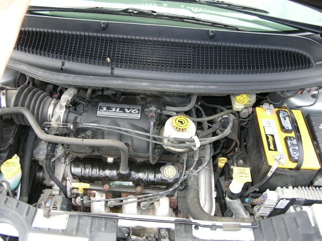 2003 Chrysler Town and Country Quad Coupe 3