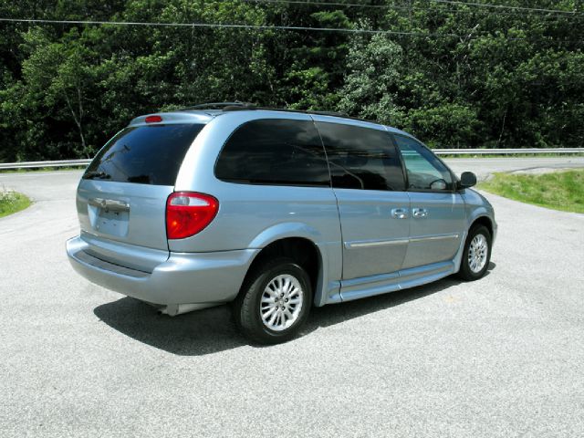 2004 Chrysler Town and Country E150 Base