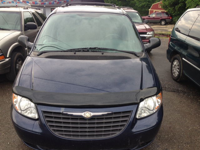 2004 Chrysler Town and Country Elk Conversion Van