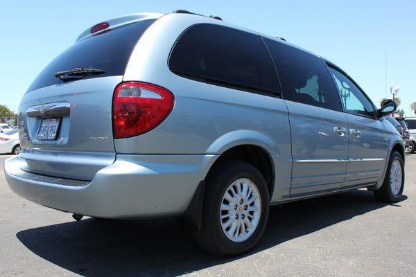 2004 Chrysler Town and Country 5 LS