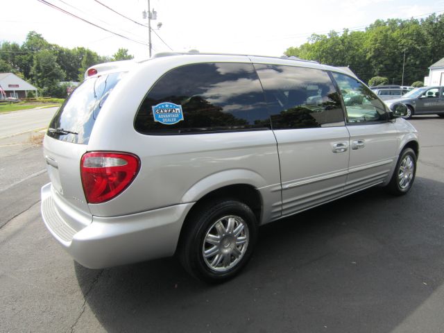 2004 Chrysler Town and Country 3.5