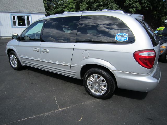 2004 Chrysler Town and Country 3.5