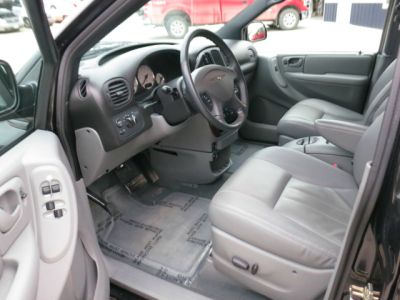 2004 Chrysler Town and Country 3.5