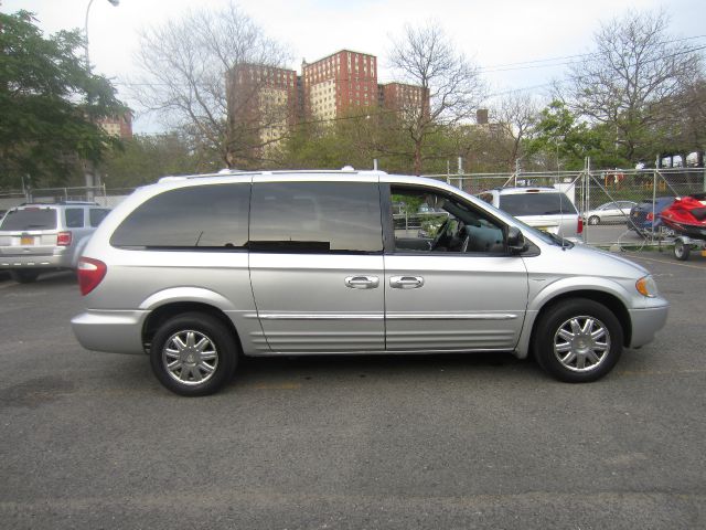 2004 Chrysler Town and Country 3.5