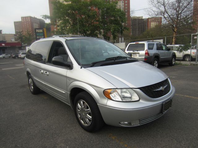 2004 Chrysler Town and Country 3.5