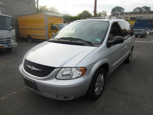 2004 Chrysler Town and Country 3.5