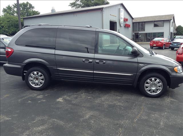 2004 Chrysler Town and Country 3.5