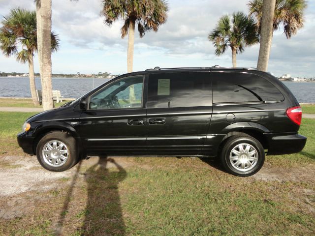 2004 Chrysler Town and Country 3.5