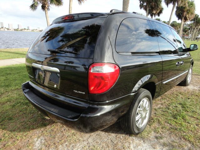 2004 Chrysler Town and Country 3.5