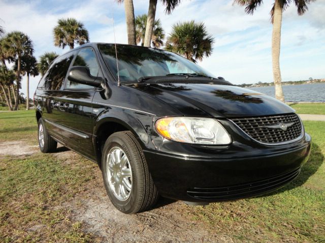 2004 Chrysler Town and Country 3.5