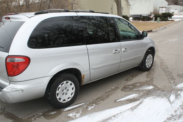 2004 Chrysler Town and Country Elk Conversion Van