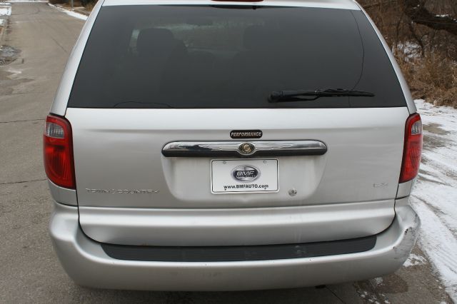 2004 Chrysler Town and Country Elk Conversion Van